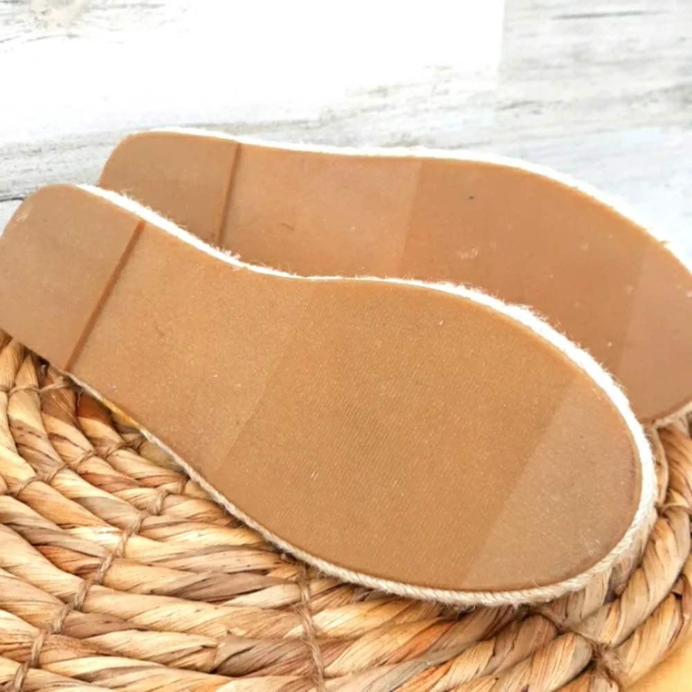 NWOT WANTED CANVAS ESPADRILLES - Picture 6 of 9